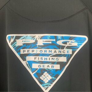 Columbia PFG (L) Black Shirt with Blue Graphic